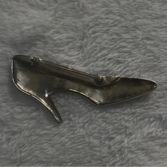 High-heel Silver Tone Metal Chunky Large Brooch - Picture 8 of 13